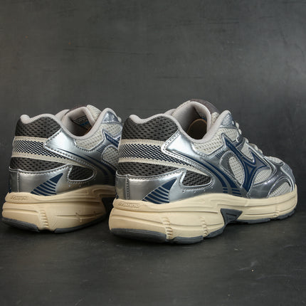 Mzno Chrome Cream & Deep Navy